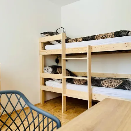 Apartman Parkside By Bestchoice - Self Check-in With Parking Option